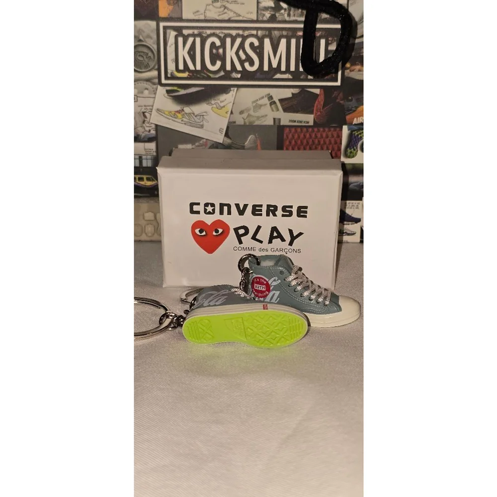 Unisex Gray and White Keychain Set with Boc and Bag One Size